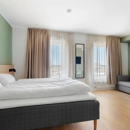 Aiden By Western Hotel